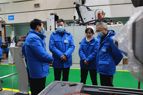 �ϼ������³���������һ�ߵ���ָ������