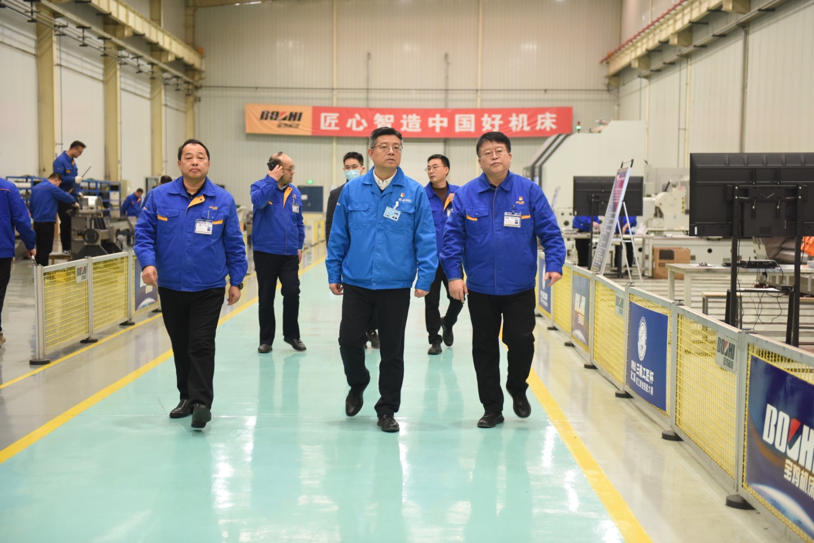 ��������Ѷ������ҫ���³���������������ָ������